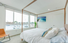 Sunny Condo w/ 2 Story Panoramic Ocean Views